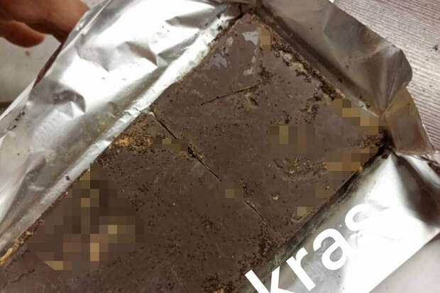 В Краснодаре женщина купила шоколад с червями внутри