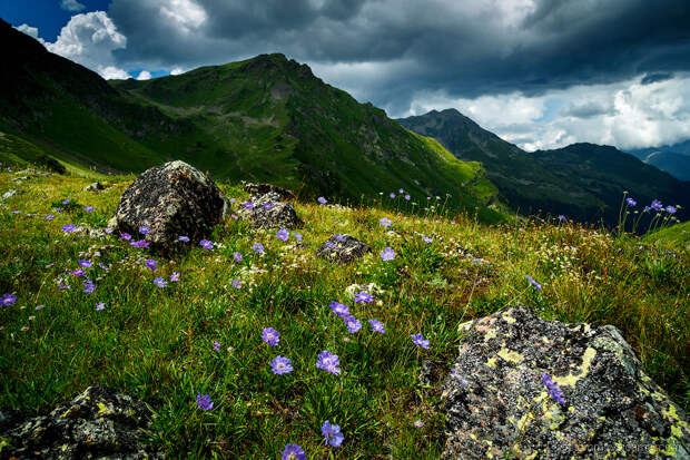 Озеро Семицветное на Кавказе Озеро Семицветное на Кавказе