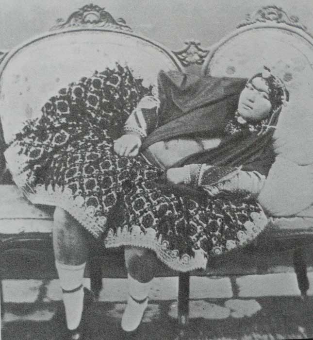 РЕАЛЬНЫЕ ФОТО ИРАНСКОГО ШАXА И ЕГО ГАРЕМА, В КОТОРОМ БЫЛО ОКОЛО 100 ЖЕНЩИН