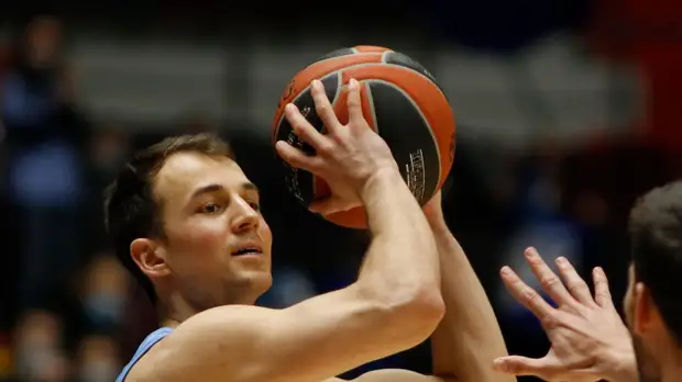 «Зенит» победил «Барселону» в первом матче 1/4 финала баскетбольной Евролиги