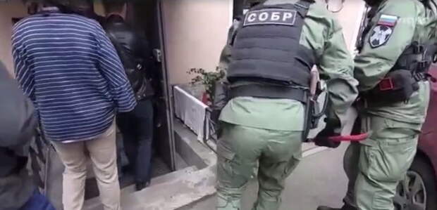 "Полиция нам нипочём": В пригороде Петербурга этническая группировка терроризирует местных жителей