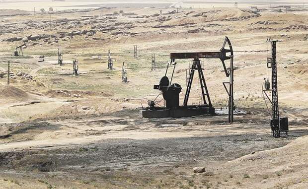 На фото: нефтяное месторождение Сирии