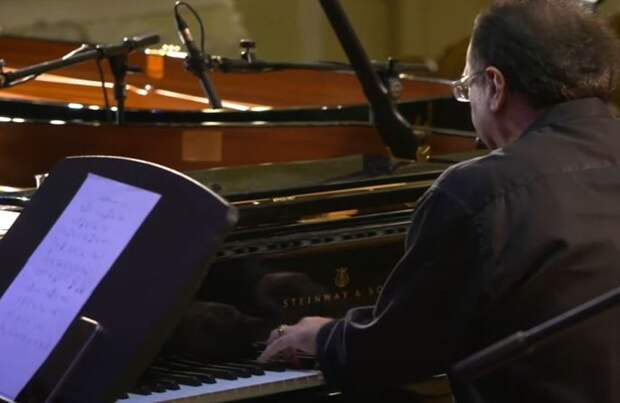 Пианист Крамер выступил на концерте для участников СВО в филиале госпиталя Бурденко в Балашихе