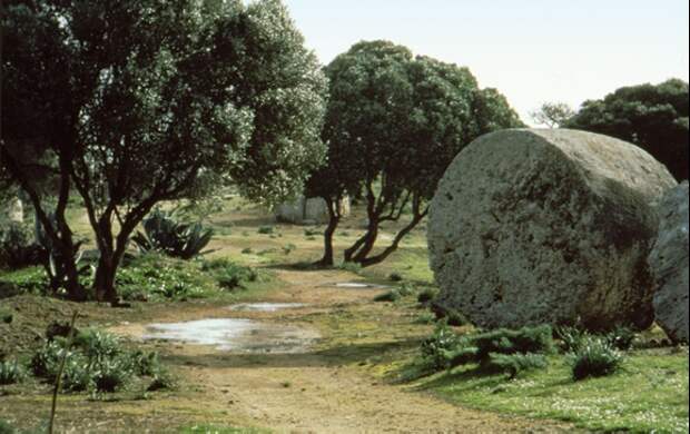 Каменные цилиндры Трапани. Источник http://www.chronoton.ru/pra/tsilindry-sitsilii