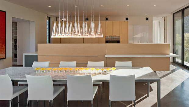 Интерьер кухни в квартире от Ibarra Rosano Design Architects.