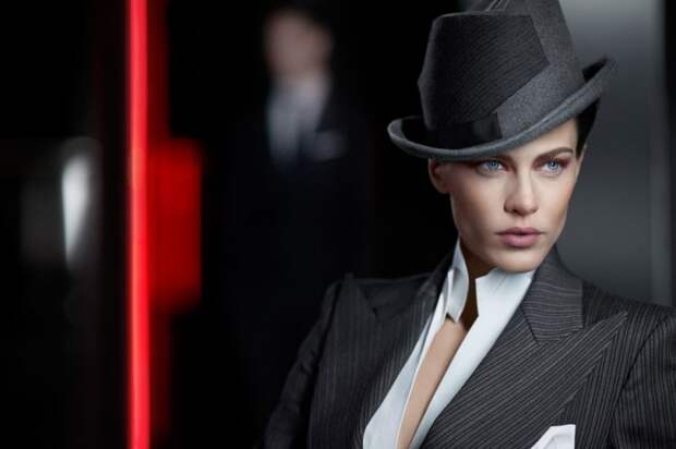 aymeline-valade-donna-karan-fall-winter-2012-13-02.jpg aymeline-valade-donna-karan-fall-winter-2012-13-02.jpg