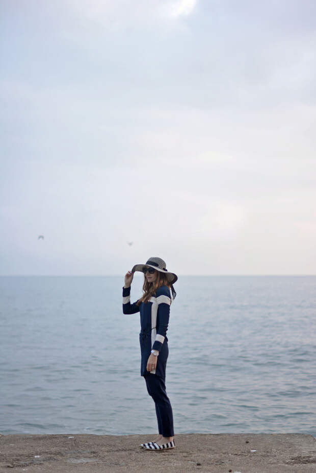 Nautical style: Navy blue and white stripes, floppy hat, espadrilles