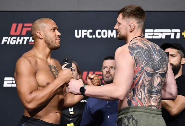 И снова не получилось подобраться к поясу UFC: Волков проиграл Гану 