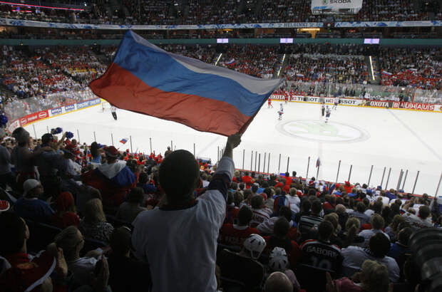 Флаг России вывесили на хоккейном матче на Олимпиаде