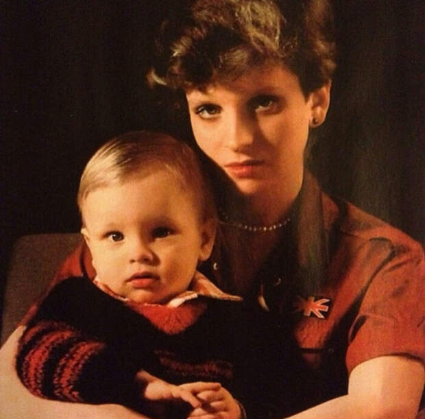 Эмма Малинина с первым сыном Антоном /Фото. i-igrushki.ru