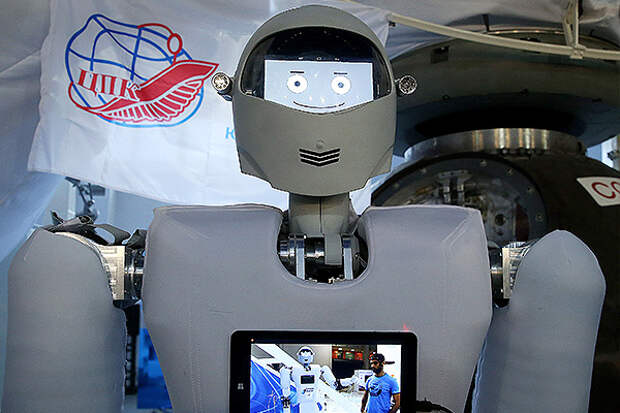Роботы в космической отрасли. Андронавт. Геккон и американский робот в космосе. Андронавт прибыл. Робот обсуждай