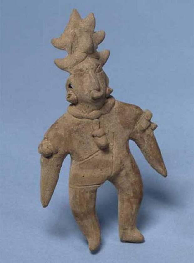 Подобная «шаманская» статуэтка с рогом, которая ранее была обнаружена в Колиме.