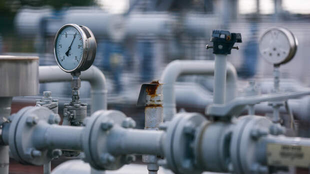 FT: цены на газ в Азии выросли на 33% из-за атак на Ближнем Востоке