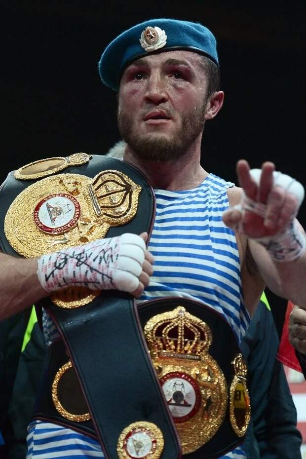 Денис Лебедев в бою с Йоури Каленга защитил звание чемпиона WBA