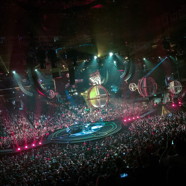 Jacket-Society-Holiday Fun With Family At Muse Concert-1400