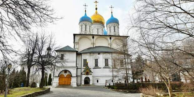 Патриарх призвал воздержаться от посещения церквей и храмов. Фото: mos.ru