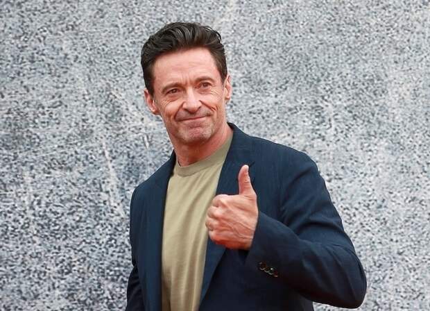 «Уже не тот красавец»: в Сети обсуждают новые кадры с Хью Джекманом