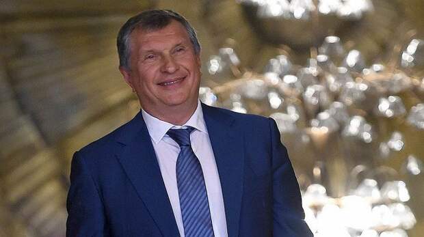 Тройку лидеров рейтинга замыкает председатель правления НК «Роснефть» Игорь Сечин, получивший $17,5 млн