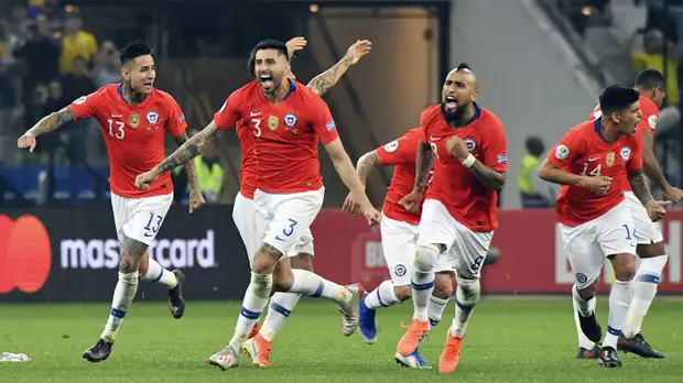 Сборная Чили по пенальти победила Колумбию и вышла в 1/2 финала Кубка Америки