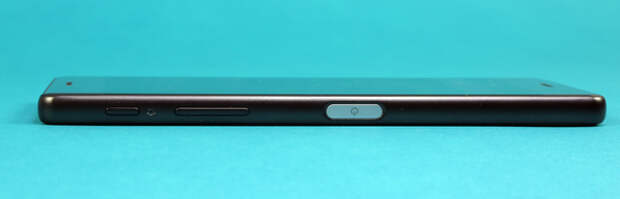 Sony Xperia X - вид сбоку-2