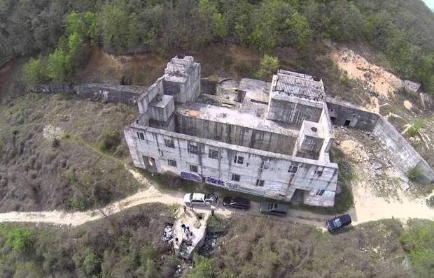 Зачем в Крыму построили этот огромный подземный бункер?
