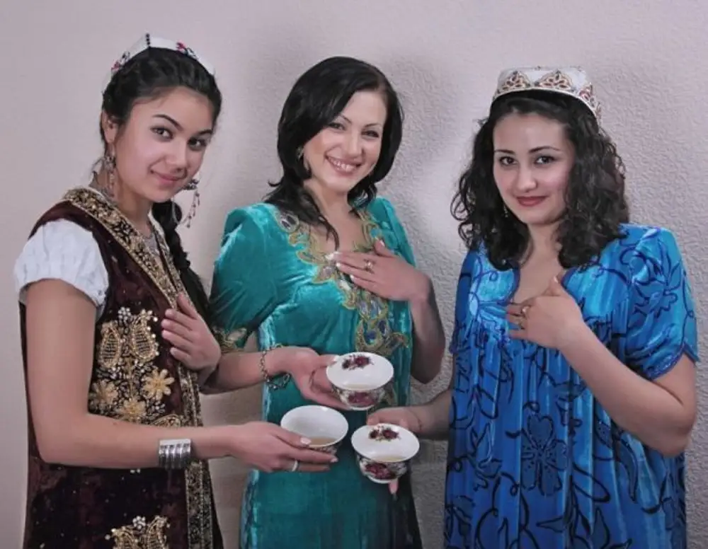 Туркмены и узбеки. Красивые туркменки. Таджикские женщины. Туркменские девушки. Узбекские женщины.