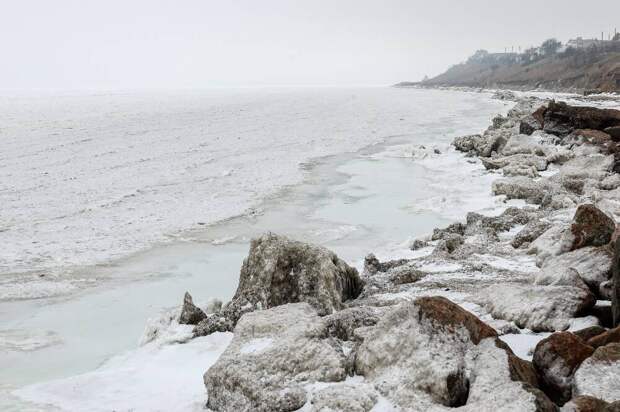 В Азовском море третий день ищут пропавших рыбаков из Щёлкино