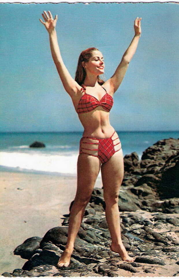 Пляжная революция: фотографии первых модниц, примеривших сексуальное бикини