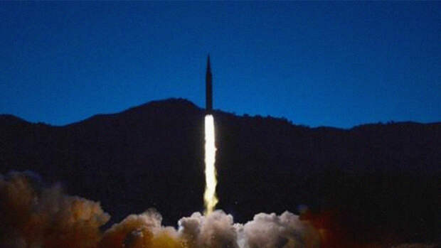 Выпущенные Северной Корей ракеты в сторону Японии пролетели около 300 км