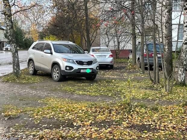 Глава Ржева призвал бороться с нарушителями правил парковки