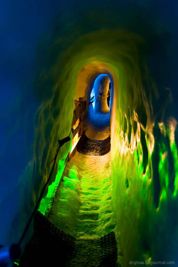 Внутри ледника (12 фото)