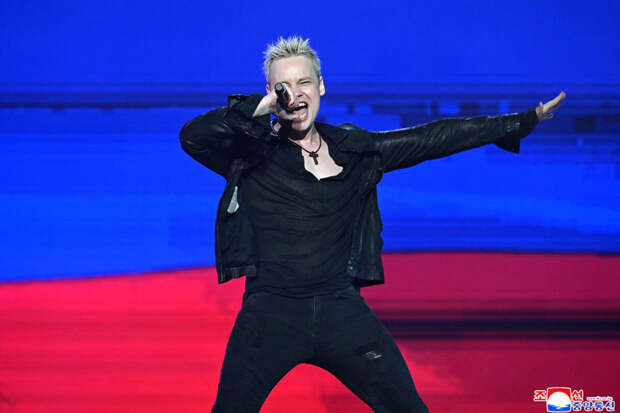 Певец Shaman заявил, что продолжит сотрудничать с Расторгуевым вместо молодых артистов