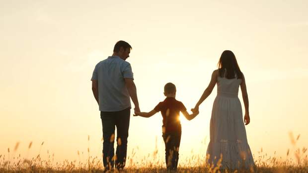 89% нижегородцев до 21 года без детей планируют стать родителями