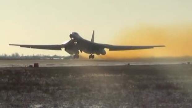 Боевые пуски крылатых ракет по объектам ИГ в Сирии. Архивное фото Боевые пуски крылатых ракет по объектам ИГ в Сирии. Архивное фото