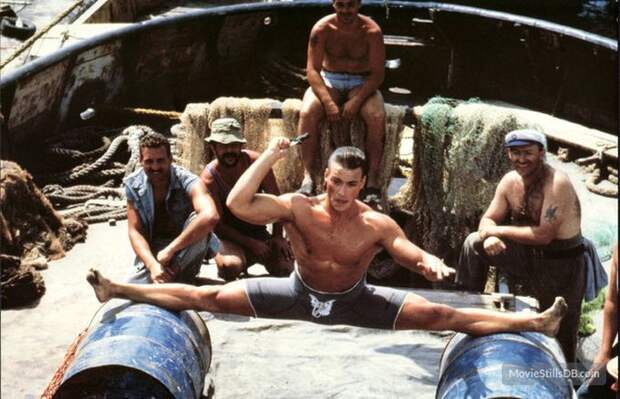 3. Жан-Клод Ван Дамм – офицер КГБ по имени Андрей («Черный орел» 1988 год) 3. Жан-Клод Ван Дамм – офицер КГБ по имени Андрей («Черный орел» 1988 год) голливуд, кино, образ, русские, фильм