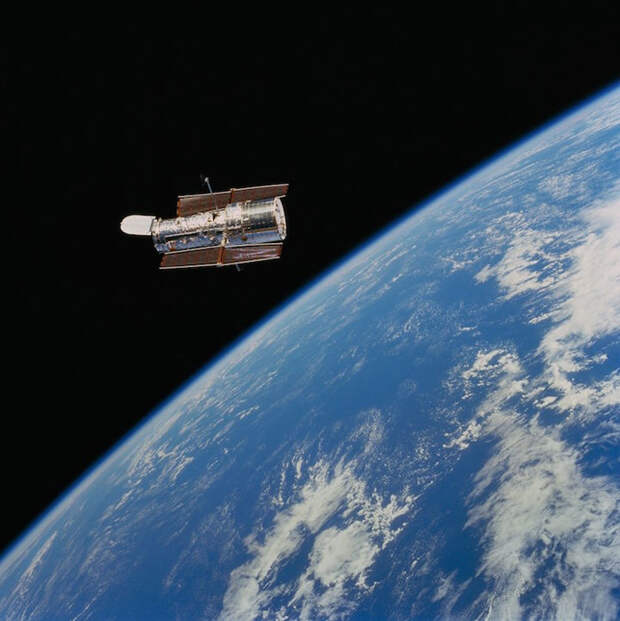 Позиция: орбита Земли, расстояние от Земли: 350 mi, Фото Space Shuttle Crew, 1999. Позиция: орбита Земли, расстояние от Земли: 350 mi, Фото Space Shuttle Crew, 1999.