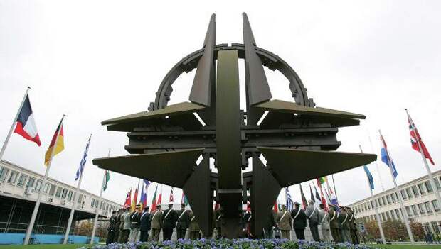 Генштаб ВС РФ: НАТО продолжает последовательно наращивать военное присутствие у наших границ