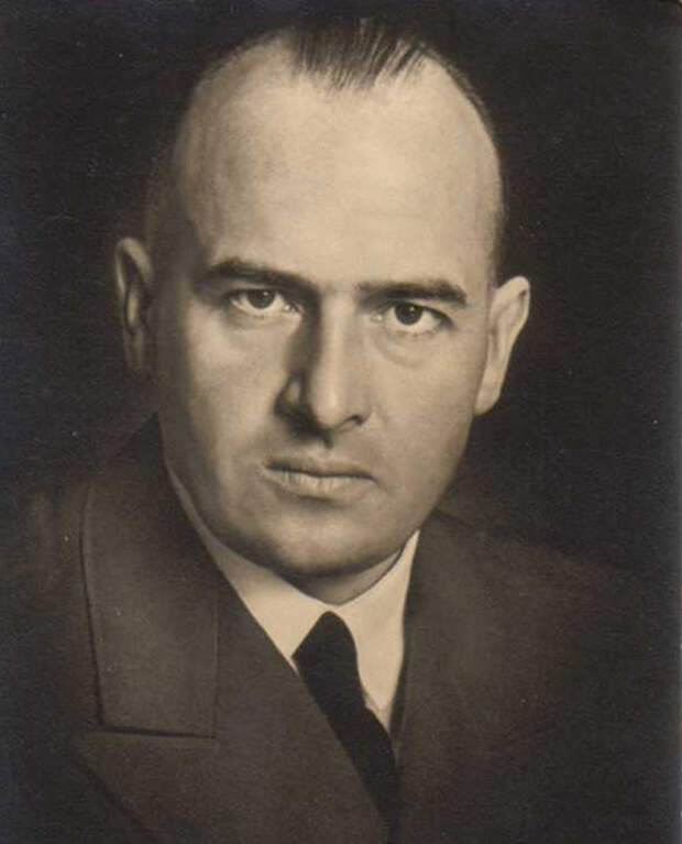 Ганс Михаэль Франк.jpg Ганс Михаэль Франк.jpg