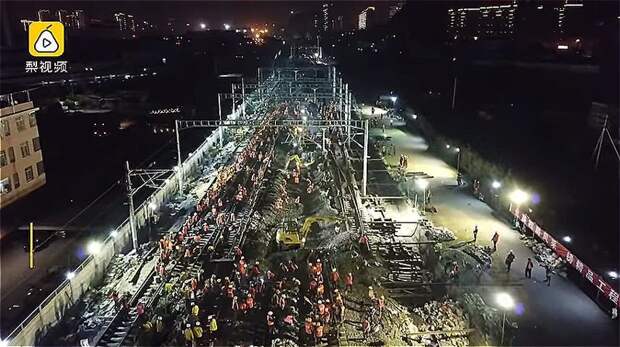 Полторы тысячи китайских рабочих всего за 9 часов проложили железнодорожное полотно для новой станции ynews, Эффективность, вот это да!, высокоскоростные поезда, железная дорога, китай, китайские работники, строительство