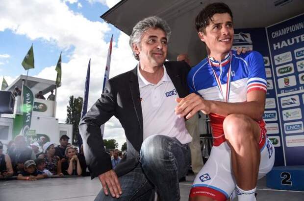 Артур Вишо с его боссом FDJ Марком Мэдайотом (фото: Getty Images)