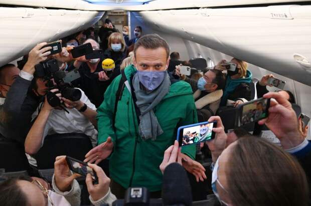 Навальный летит в Москву, 17.01.21.jpg Навальный летит в Москву, 17.01.21.jpg