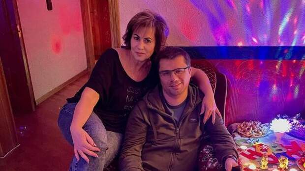 63-летняя мать Гарика Харламова показала беременные фото — в ожидании сыночка