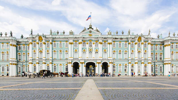 Фассон: нам со школьной скамьи внушали, что Россия вечно с кем-то борется