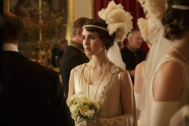 Downton Abbey Christmas EpisodeThe family and servants travel up to London for the summer season. The Crawley&quot;s impressive London residence, Grantham House, is seen for the first time. Martha Levinson and Cora&quot;s brother Harold make an appearance along