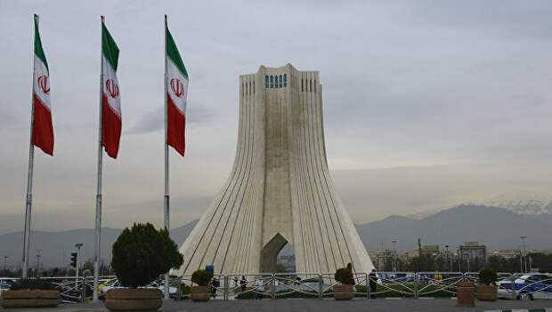 Башня Азади, построенная на одноименной площади в Тегеране. Архивное фото