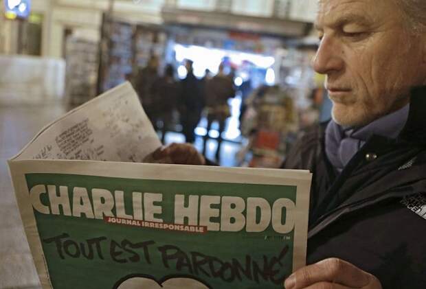 Charlie Hebdo опубликовал карикатуры на гибель А321 над Синаем Charlie Hebdo опубликовал карикатуры на гибель А321 над Синаем