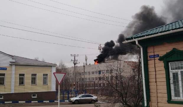 Появились фотографии полыхающей станции переливания крови в Сергаче