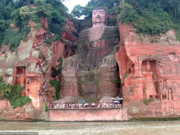 Leshan_Buddha_Statue_View (Копировать) Leshan_Buddha_Statue_View (Копировать)
