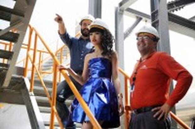 World's First Solar Power Catwalk