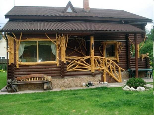 Крыльцо для деревянного дома с оригинальным дизайном Крыльцо для деревянного дома с оригинальным дизайном